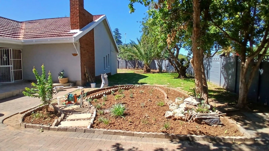 To Let 5 Bedroom Property for Rent in Fichardt Park Free State